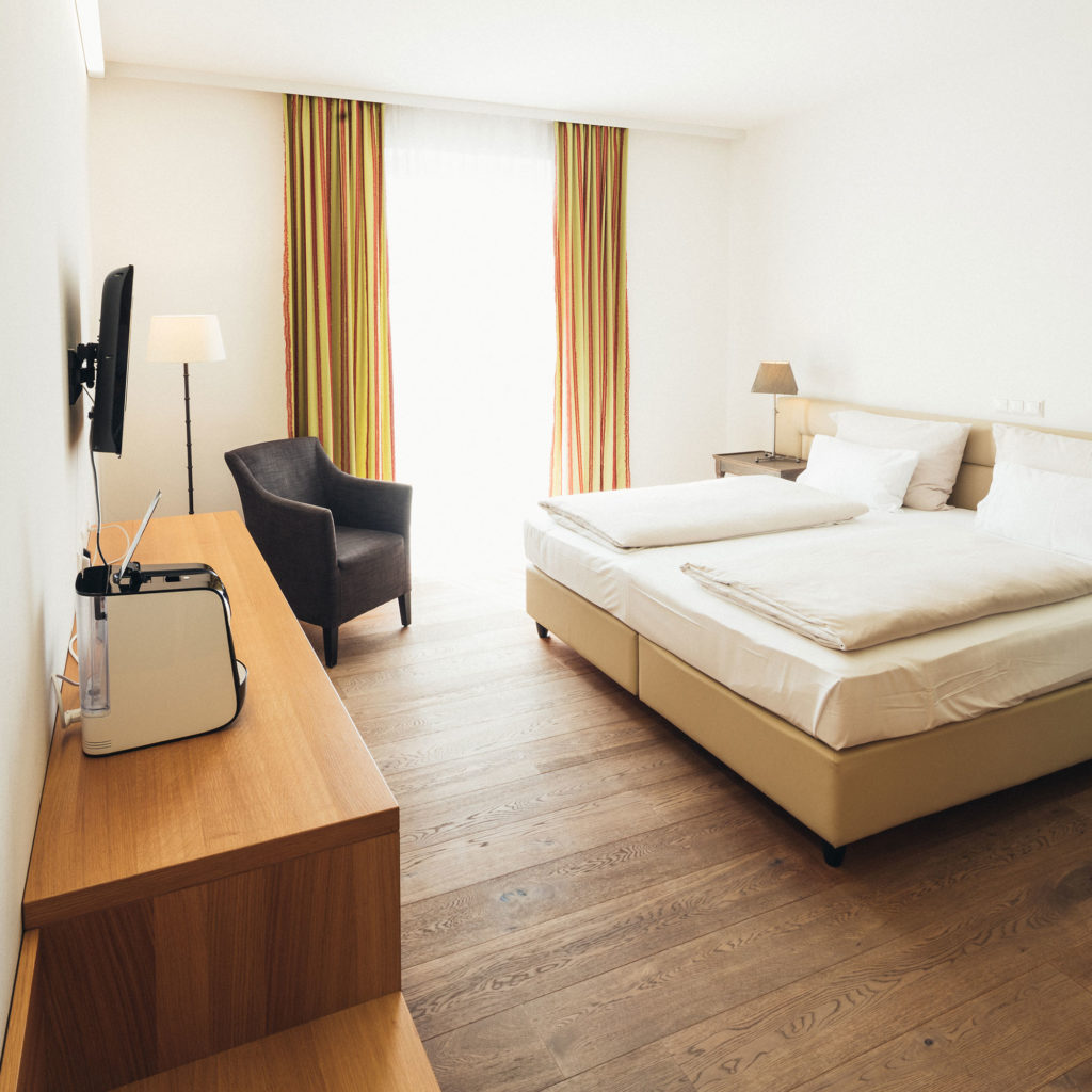 HOTEL_Zimmer_002_2000x2000