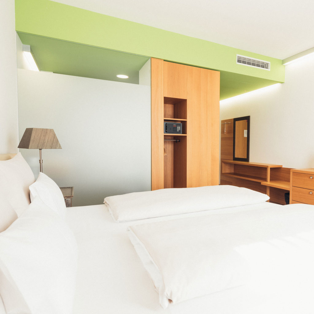 HOTEL_Zimmer_004_2000x2000
