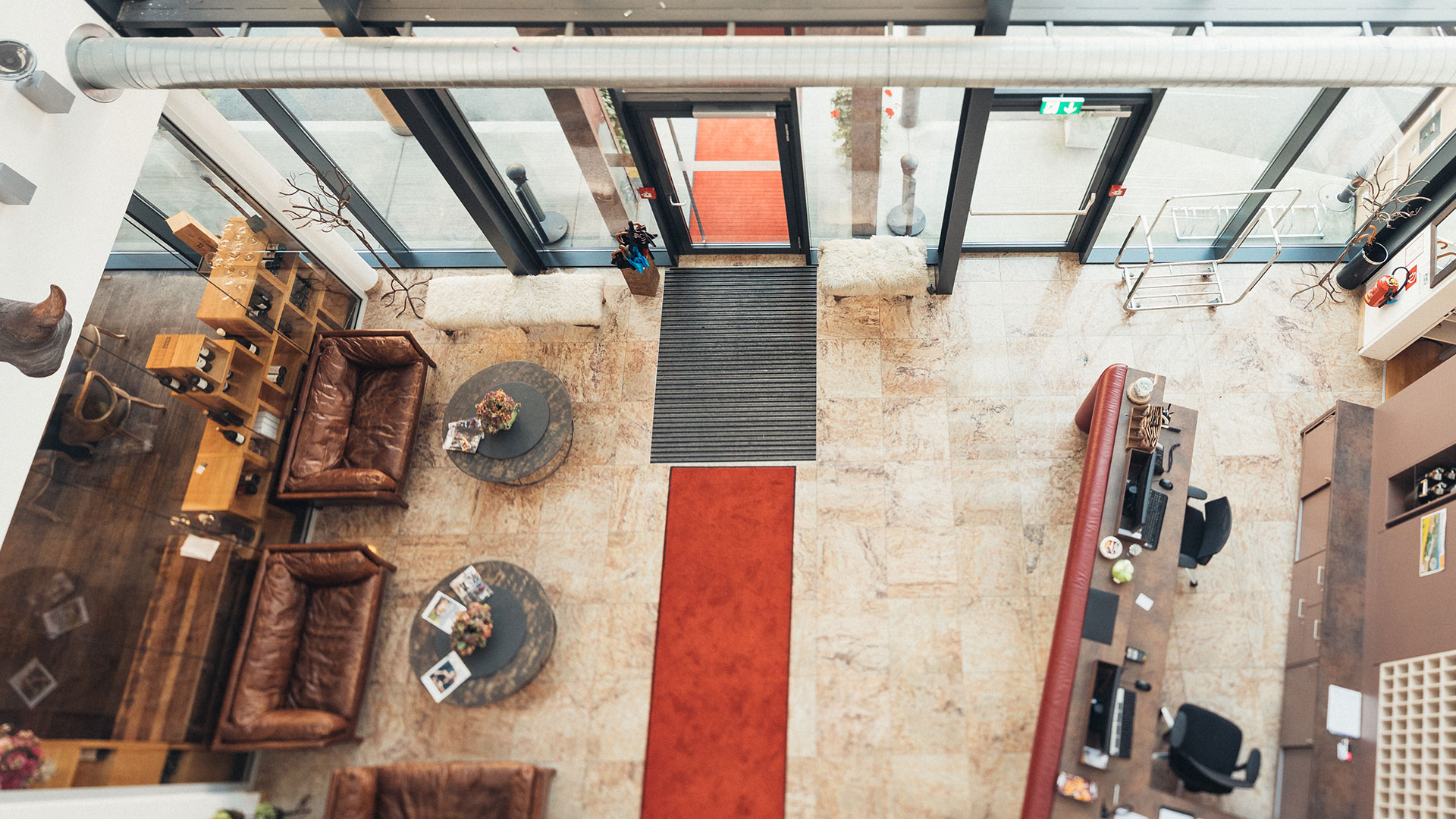SLIDER_Lobby_001